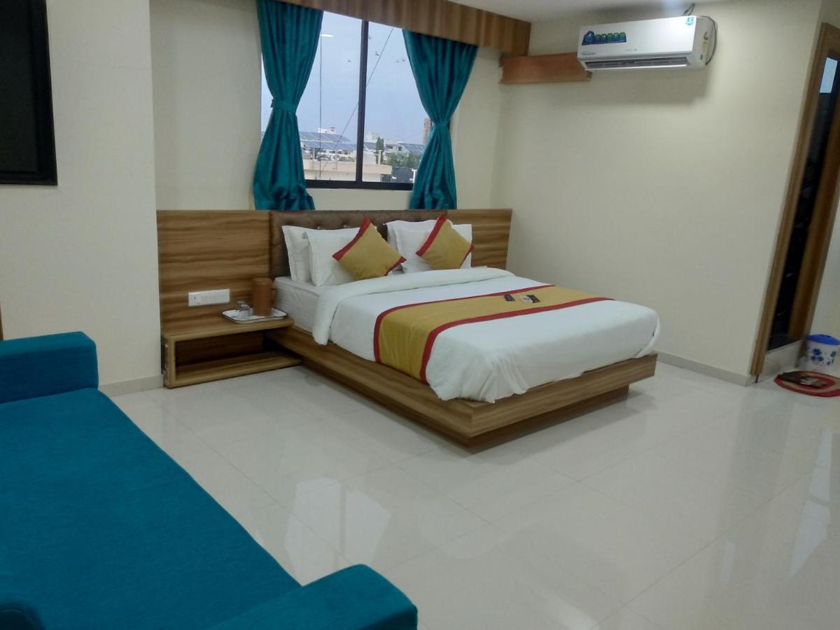 Hotel Restandride Ānand Extérieur photo