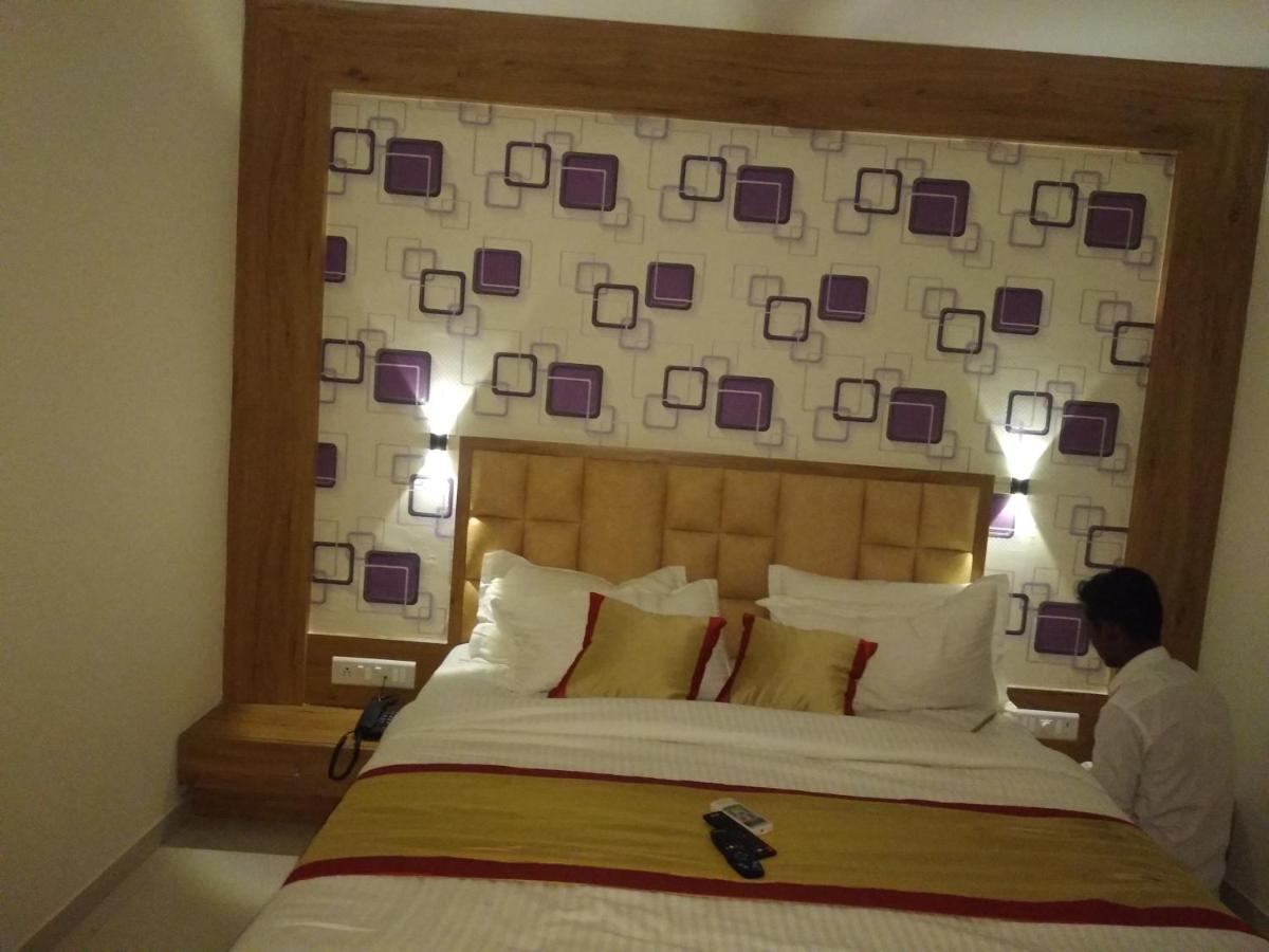 Hotel Restandride Ānand Extérieur photo