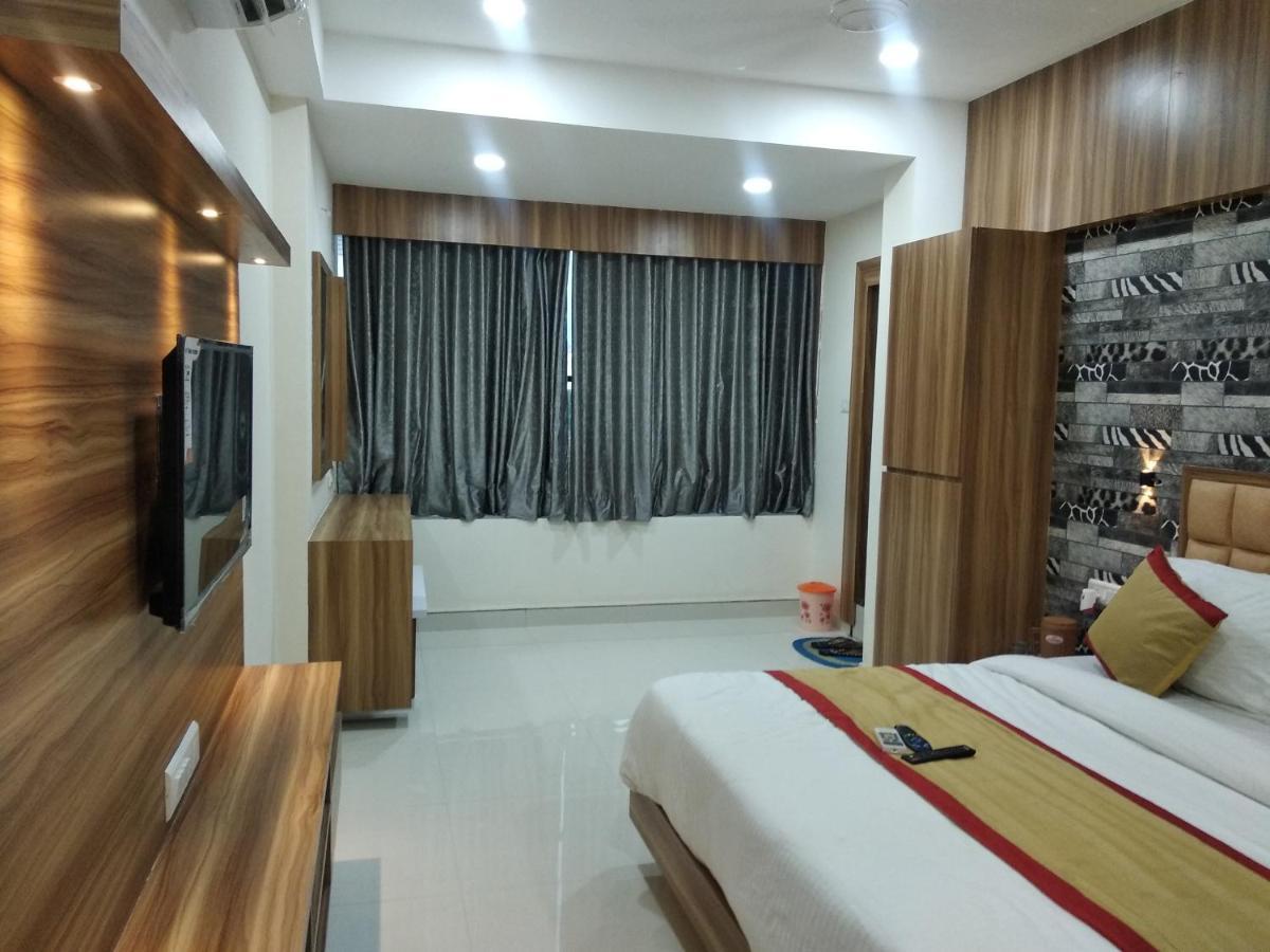 Hotel Restandride Ānand Extérieur photo