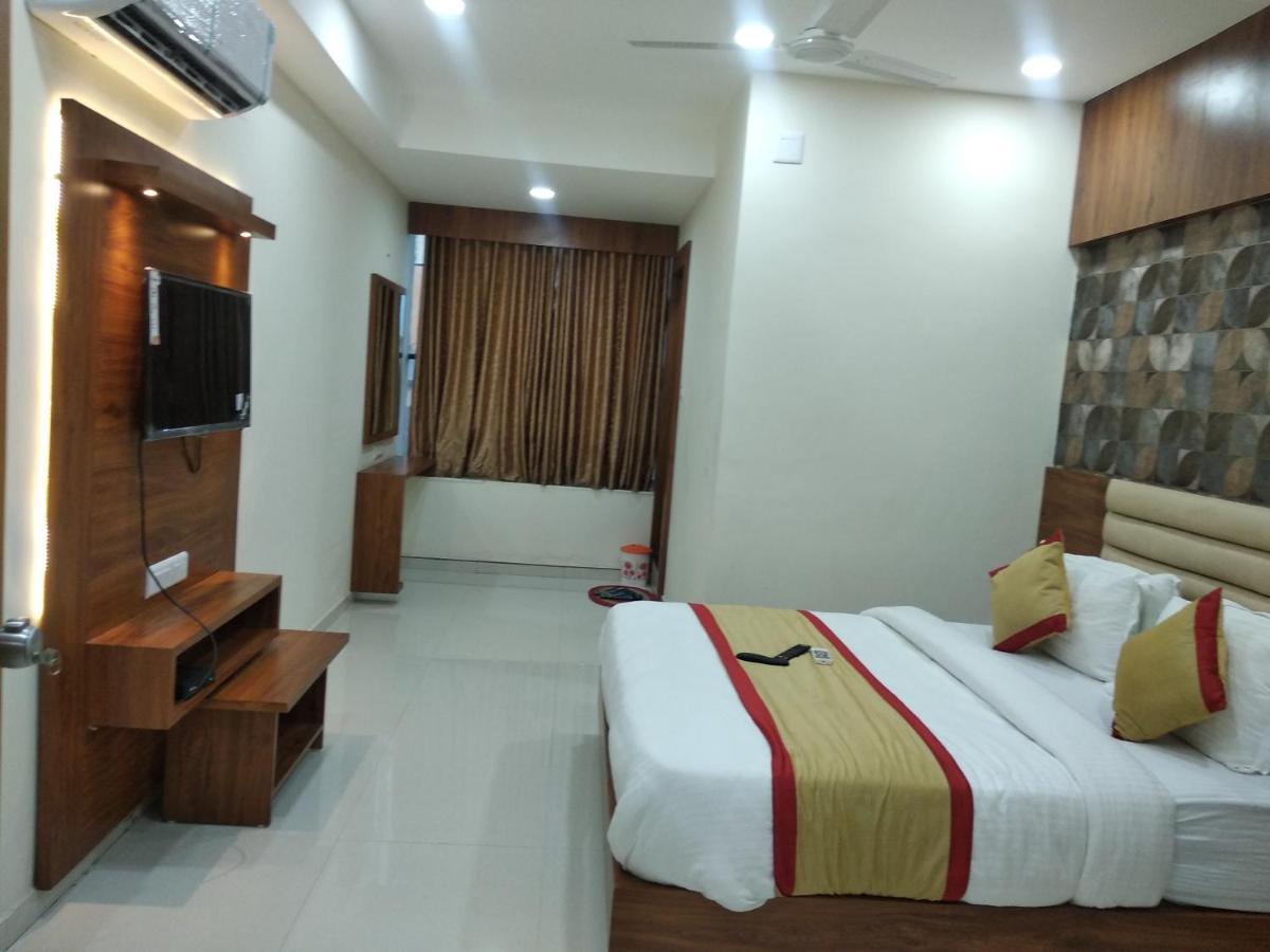Hotel Restandride Ānand Extérieur photo